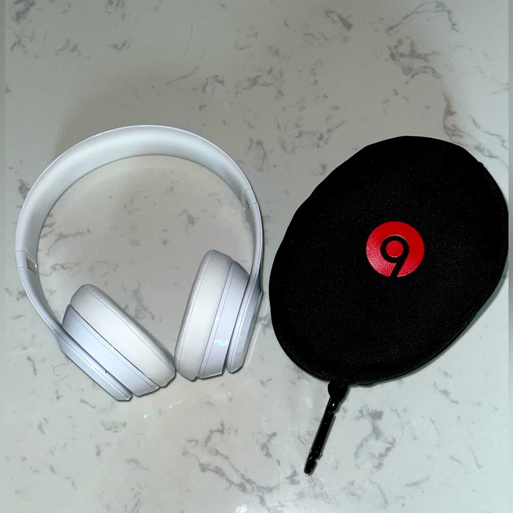 Beats by Dr. Dre Beats Solo³ Wireless in Gloss White